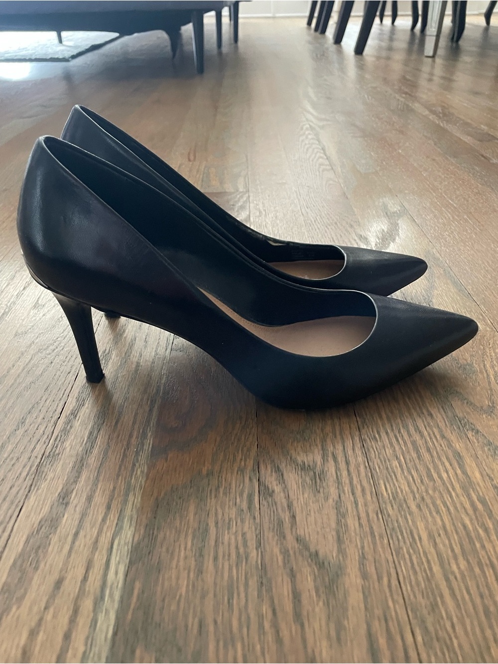 Calvin Klein Black Pointed Leather Pumps - Picture 3 of 3
